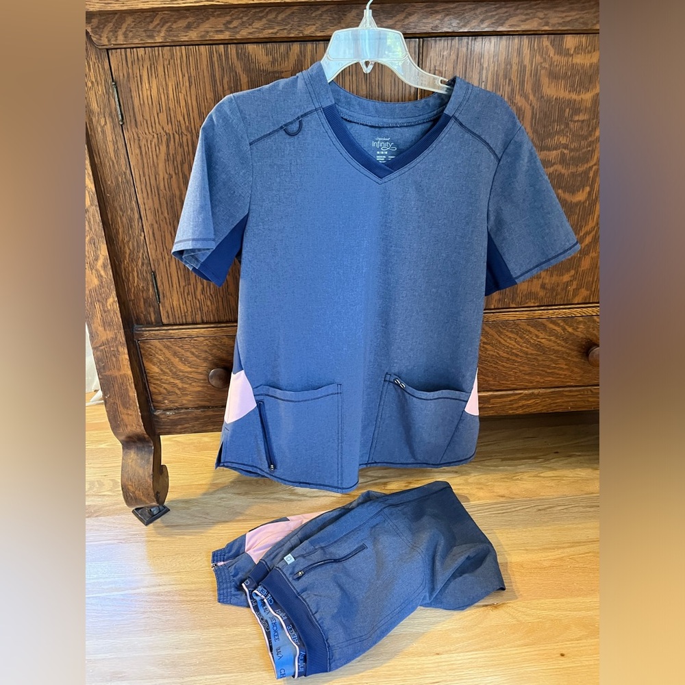 Cherokee Infinity Scrub Set